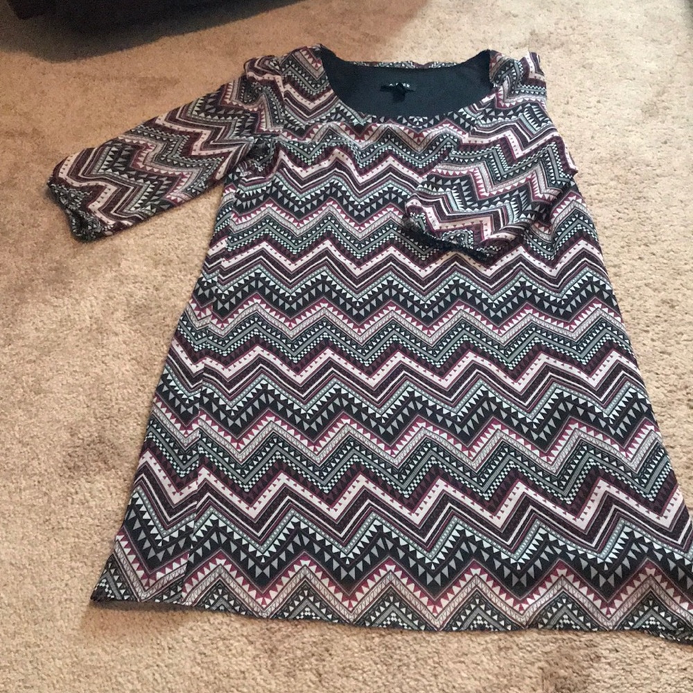 Medium Black/grey/purple dress 3/4 sleeve